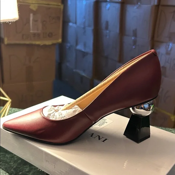 Alfani Burgundy Heels - Picture 3 of 4